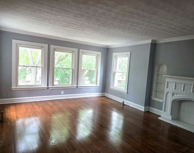 8030 S Paxton Avenue - Photo Thumbnail 1