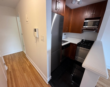 1570 First ave - Photo Thumbnail 1