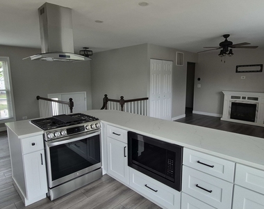 396 Nantucket Court - Photo Thumbnail 6