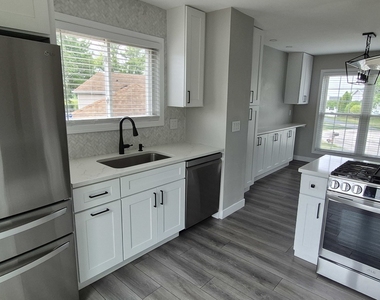 396 Nantucket Court - Photo Thumbnail 5