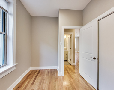 1914 W Crystal Street - Photo Thumbnail 9
