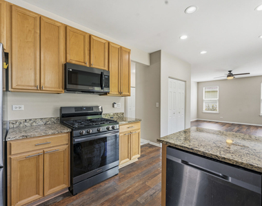 32804 Bending Creek Road - Photo Thumbnail 10