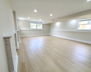 4715 W Lake Avenue - Photo Thumbnail 8