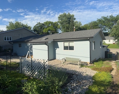 3829 Eastway Drive - Photo Thumbnail 2