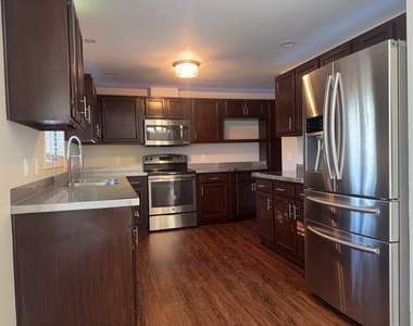 3829 Eastway Drive - Photo Thumbnail 8