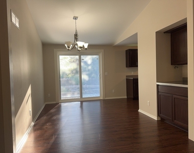 3829 Eastway Drive - Photo Thumbnail 7