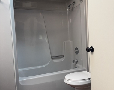 3829 Eastway Drive - Photo Thumbnail 22