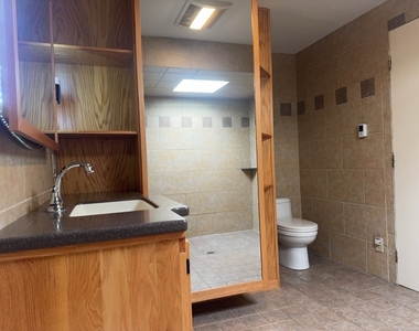 3829 Eastway Drive - Photo Thumbnail 13