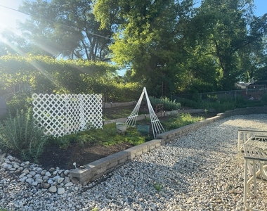 3829 Eastway Drive - Photo Thumbnail 4