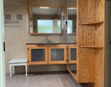 3829 Eastway Drive - Photo Thumbnail 11