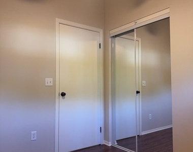 3829 Eastway Drive - Photo Thumbnail 19