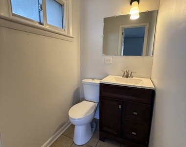 916 Williams Street - Photo Thumbnail 5