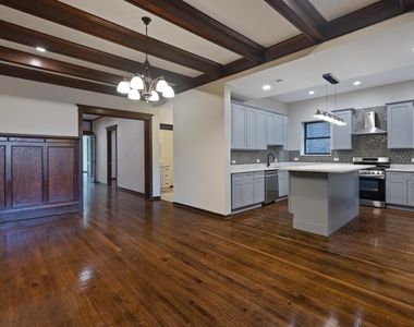 442 E 48th Street - Photo Thumbnail 14