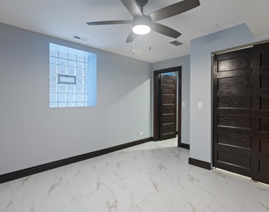 444 E 48th Street - Photo Thumbnail 9