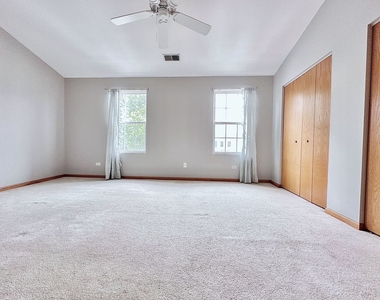 2607 Oak Tree Lane - Photo Thumbnail 5