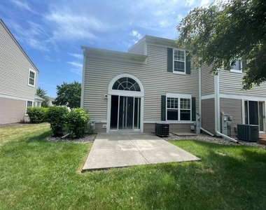 2607 Oak Tree Lane - Photo Thumbnail 9