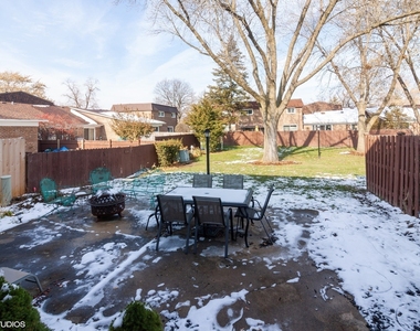 17w764 Lowell Lane - Photo Thumbnail 16