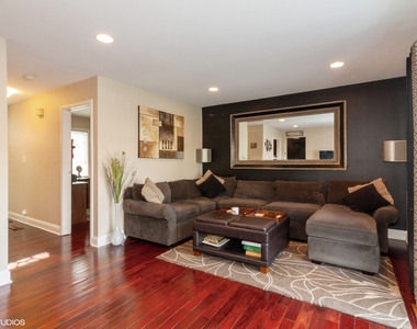 17w764 Lowell Lane - Photo Thumbnail 2
