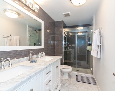 17w764 Lowell Lane - Photo Thumbnail 11