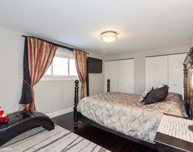 17w764 Lowell Lane - Photo Thumbnail 10