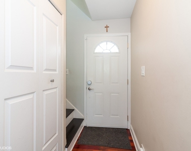 17w764 Lowell Lane - Photo Thumbnail 1