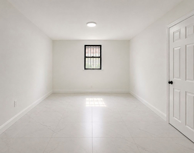 461 Pulaski Street - Photo Thumbnail 3