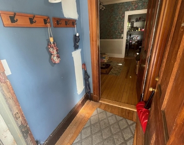 109 1/2 Warren - Photo Thumbnail 2