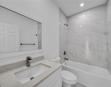 438 Poplar Street - Photo Thumbnail 23