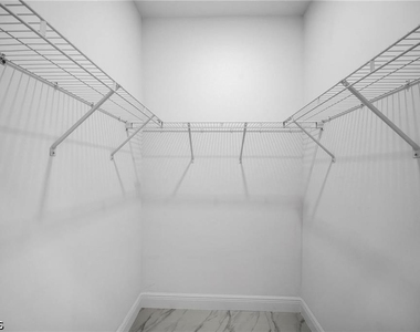 438 Poplar Street - Photo Thumbnail 15