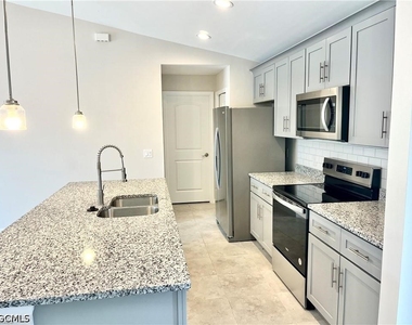 2538 Nw 24th Place - Photo Thumbnail 1