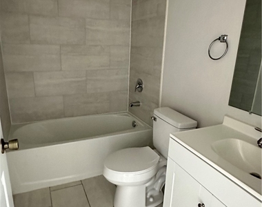 606 Se 8th Street - Photo Thumbnail 13