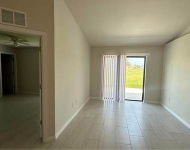 606 Se 8th Street - Photo Thumbnail 7
