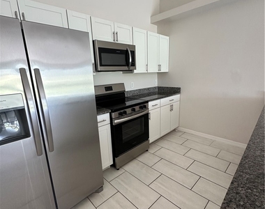 606 Se 8th Street - Photo Thumbnail 15