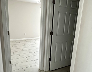 606 Se 8th Street - Photo Thumbnail 12