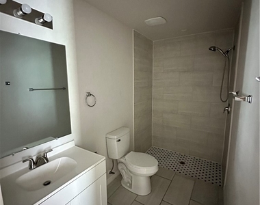 606 Se 8th Street - Photo Thumbnail 10