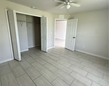 606 Se 8th Street - Photo Thumbnail 9