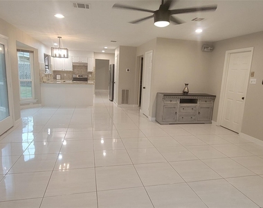 16911 Elmwood Glen Court - Photo Thumbnail 9