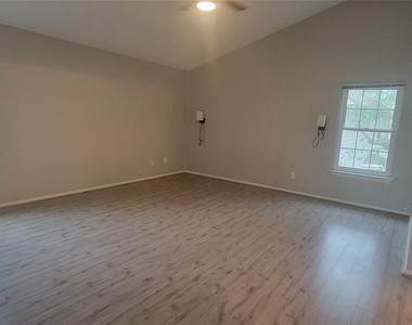 16911 Elmwood Glen Court - Photo Thumbnail 15