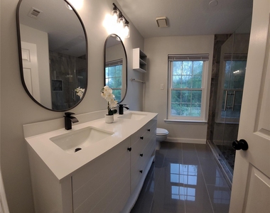 16911 Elmwood Glen Court - Photo Thumbnail 18