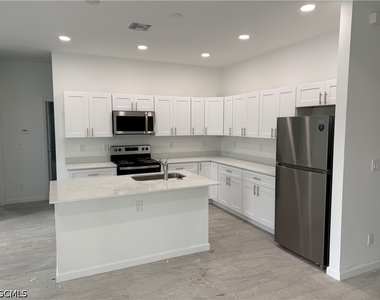 847 Genoa Avenue S - Photo Thumbnail 2
