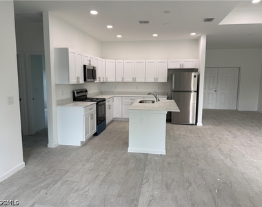 847 Genoa Avenue S - Photo Thumbnail 3