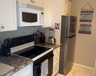 6111 Beverly Hill Street - Photo Thumbnail 8