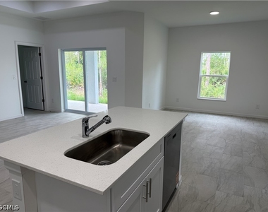 1103 W 10th Street - Photo Thumbnail 8