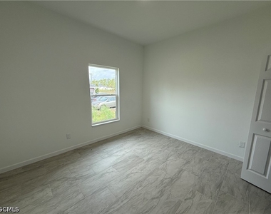 1103 W 10th Street - Photo Thumbnail 19