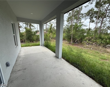 1103 W 10th Street - Photo Thumbnail 23