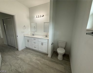 1103 W 10th Street - Photo Thumbnail 15