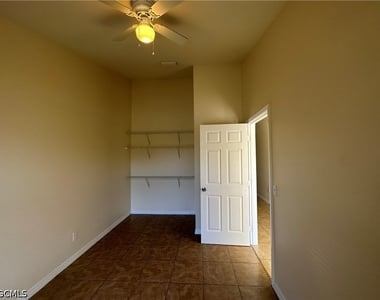 4724 26th Street Sw - Photo Thumbnail 4