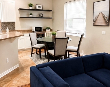 321 Shadow Lakes Drive - Photo Thumbnail 4
