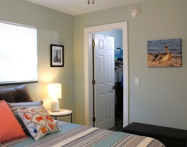 16881 Davis Road - Photo Thumbnail 10
