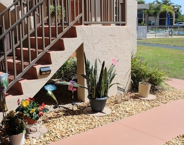 16881 Davis Road - Photo Thumbnail 3
